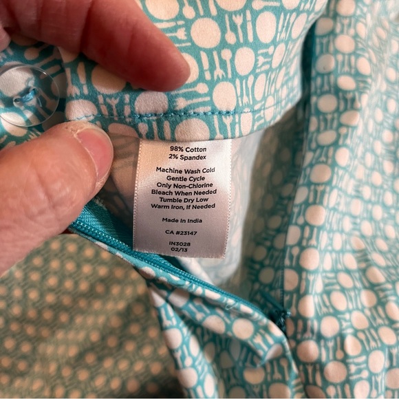 Talbots Heritage Capri Aqua & White Patterned  Pants Size 6P - Picture 11 of 11